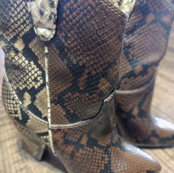 New w/Tag Original Price $129.50 (no box) INC International Concepts Boots - Picture 3 of 11